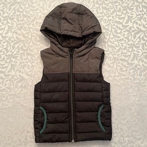 Sonoma Boys Puffy Vest Size 5 Gray and Black